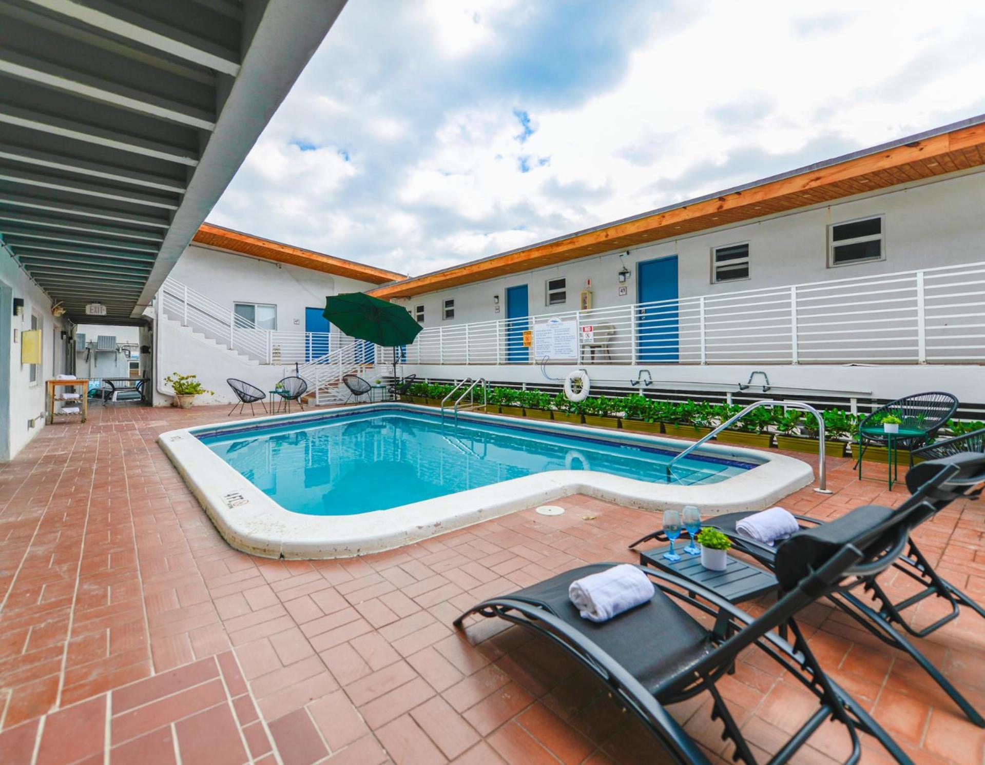 The Mariner Suites #22 - Beachfront Studio Hollywood Ngoại thất bức ảnh